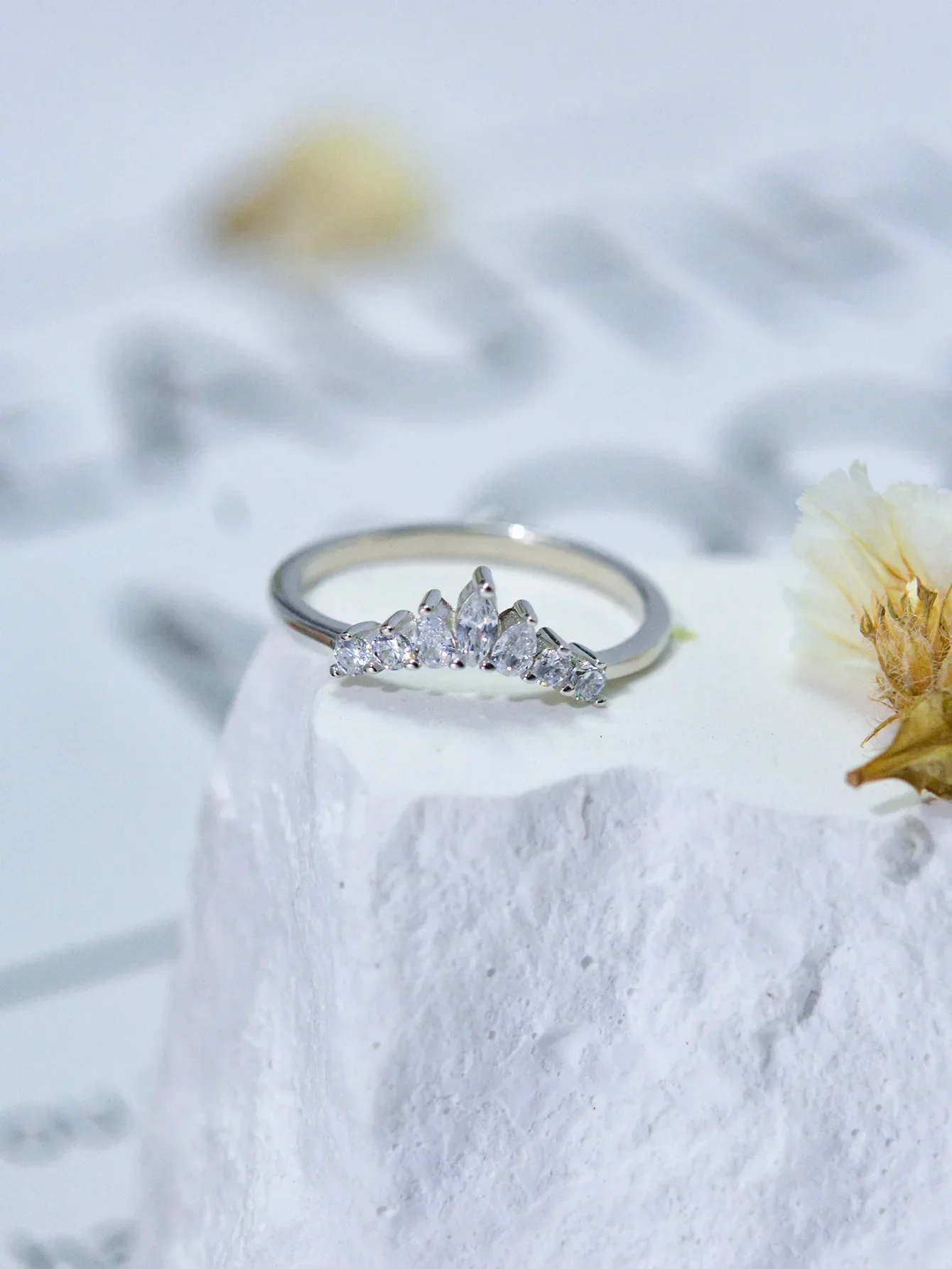 2026 European and American New 100% S925 Sterling Silver Simple Zircon Ring Little Princess Crown Ring Sen Style Ring Girl