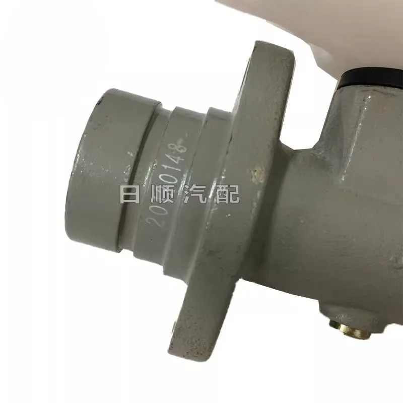 Imported 700 tractor pump truck Three countries Four countries Five original clutch master pump