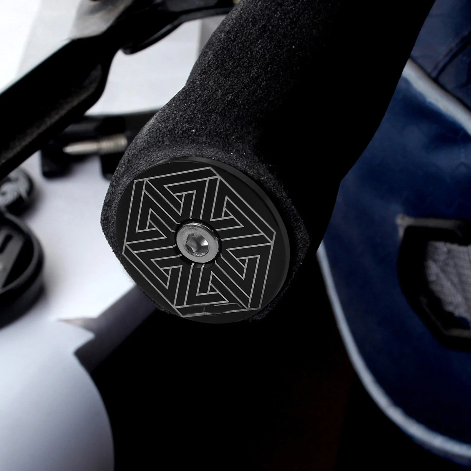 

2 Pcs Aluminum Alloy Handlebar Plugs Durable Compatible 15 to 22 5 mm Cycling Supplies Mountain Bike Road Racing Bar End Plugs