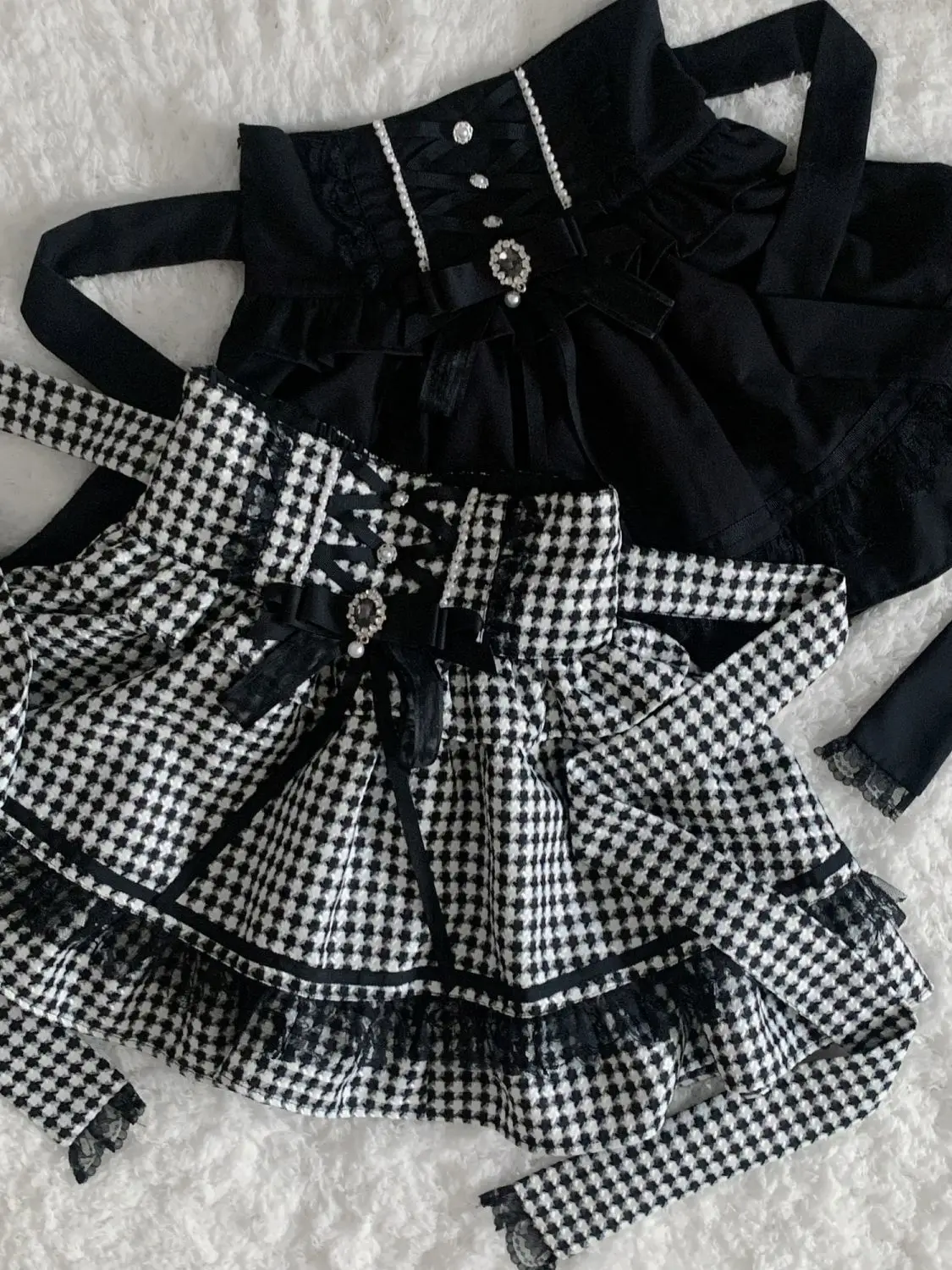 SOIOMES Sweet Elegant Kawaii Pearl Lace Bow Skirt Slim Women's Japanese Lovely Lace Black Mini Skirt Fashion Vintage Lolita