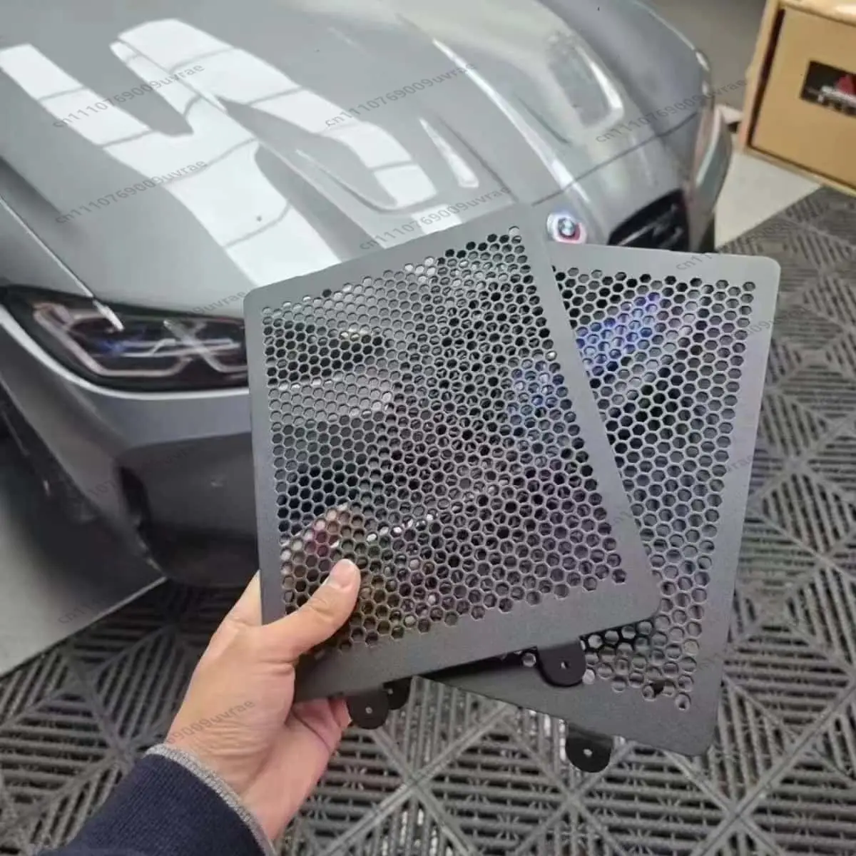 

Усиленный комплект передних колесных арок для BMW G87 M2, G80 G81 M3, G82 G83 M4: Улучшенная клиренс-посадка, магниево-алюминиевый подкрылок, сотовая накладка