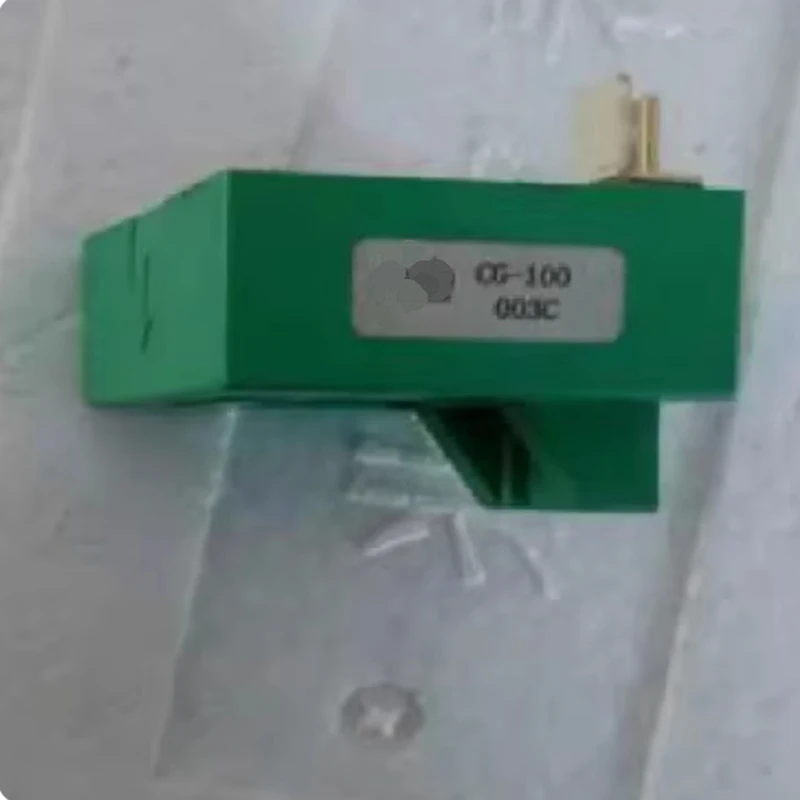 1pcs CG-100 Hall Current Sensor CG-100 Detection Transformer VFD-C2000 CP CH CT2000 Transformer