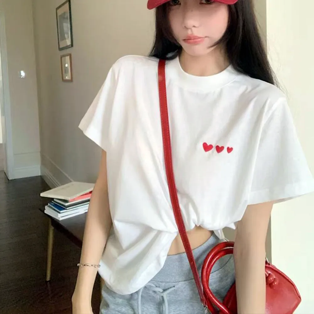 2026 New Heart Shape Embroidered Short Sleeve T Shirts Women Summer Elegant Cotton Tops Kpop Crewneck Casual Loose Tees