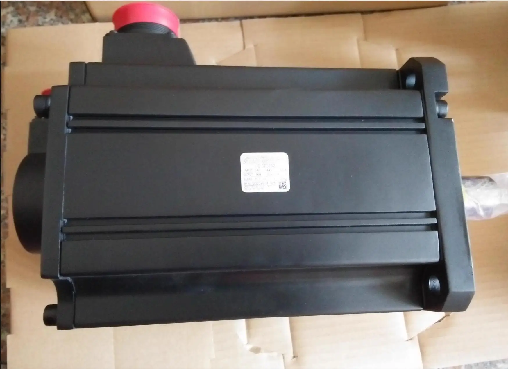 HC-SFS702 99%new and original in box servo motor