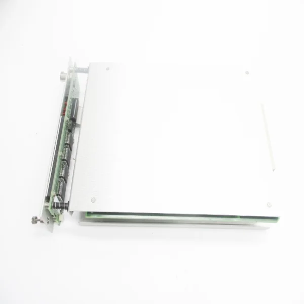 

330020-02-01-00-00 135322-01 Nsnp Совершенно новый оригинальный точечный ПЛК