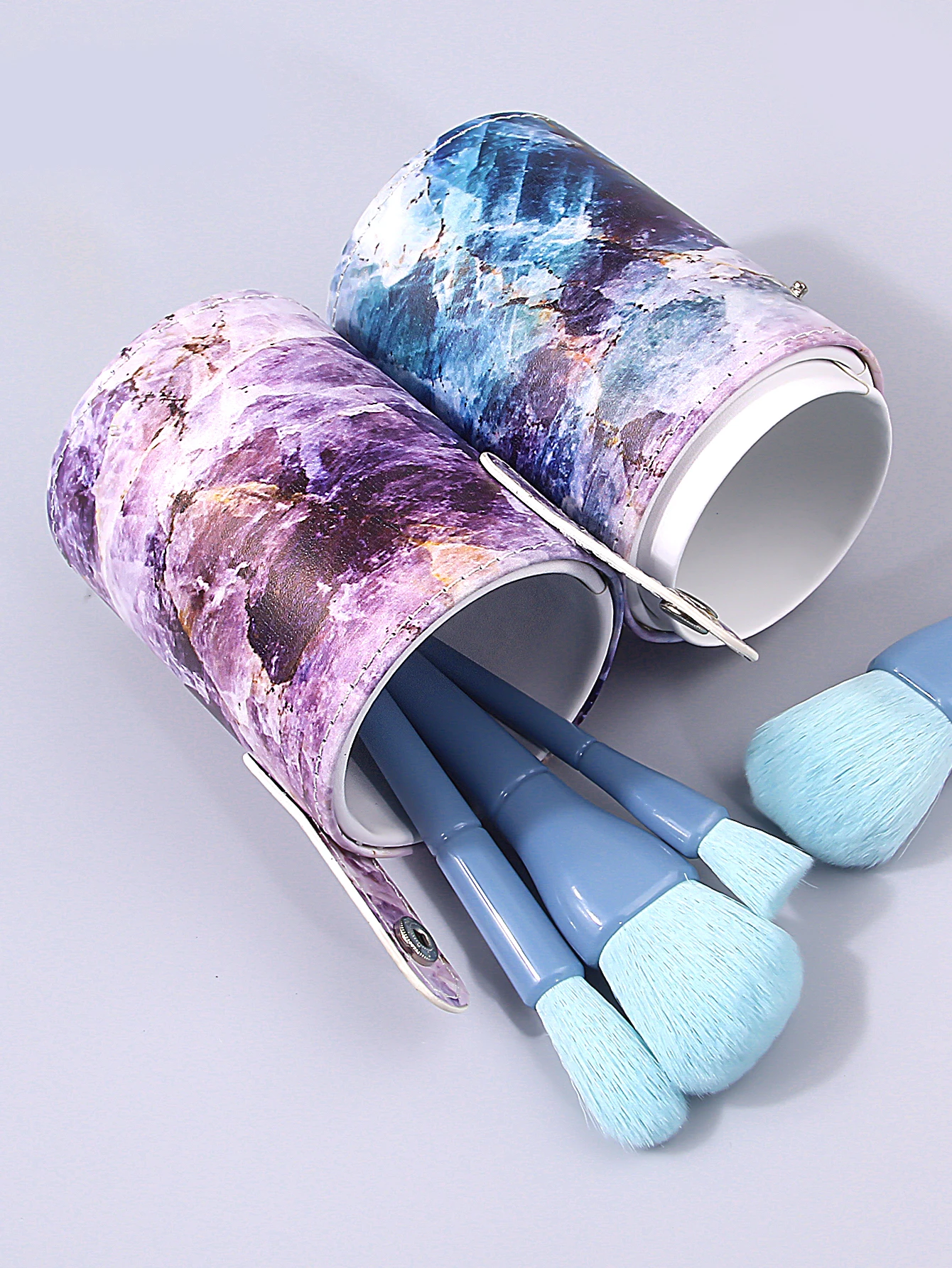 Balde de armazenamento de pincel de maquiagem PU com estampa de leopardo com tampa, design portátil, balde de maquiagem, lápis de sobrancelha e cilindro de armazenamento de batom