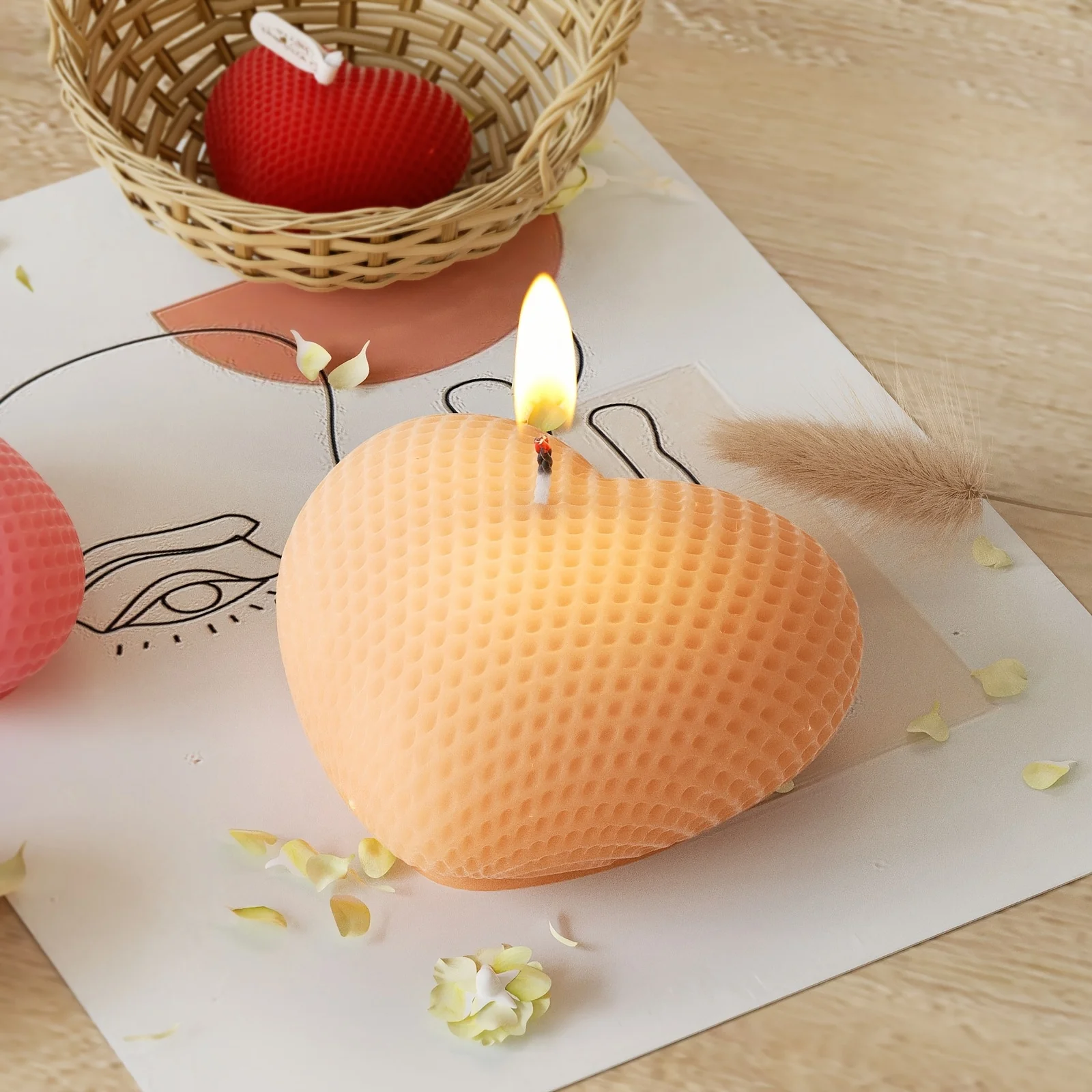 DIY Woven Heart Candle and Striped Vase with Circular Glossy Tray Gypsum Concrete Ornament Resin Silicone Mold Decorative Crafts