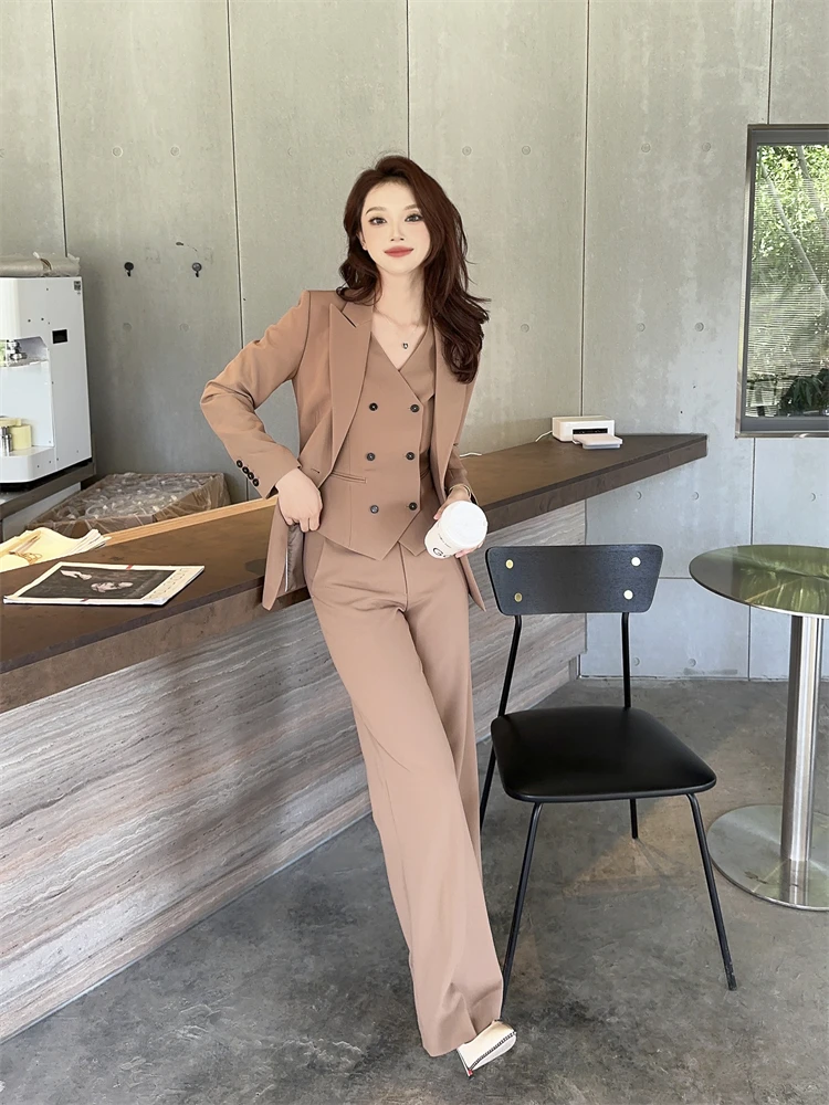 

Каштаново-коричневый женский комплект для костюма, приталенная футболка, костюм для костюма с индивидуальным джатом и широкими брюками для поездок на работу