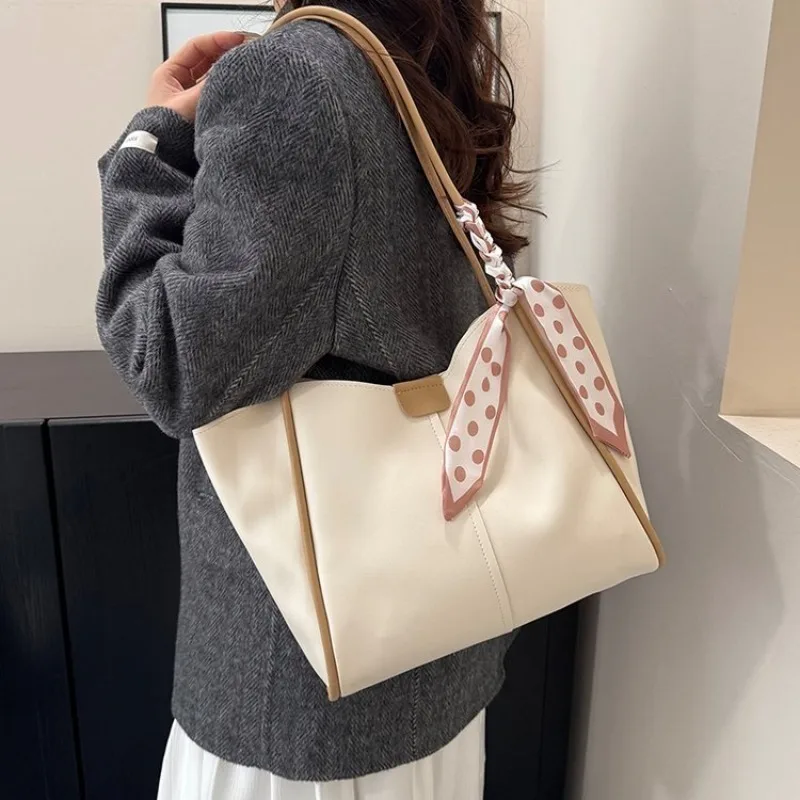 CEEKAY Damen-Tragetasche, cremeweiß, weiches PU-Leder, große Schulterhandtasche mit Schal-Detail und Beutel-Set, für den täglichen Pendelverkehr, lässig – Detail 24
