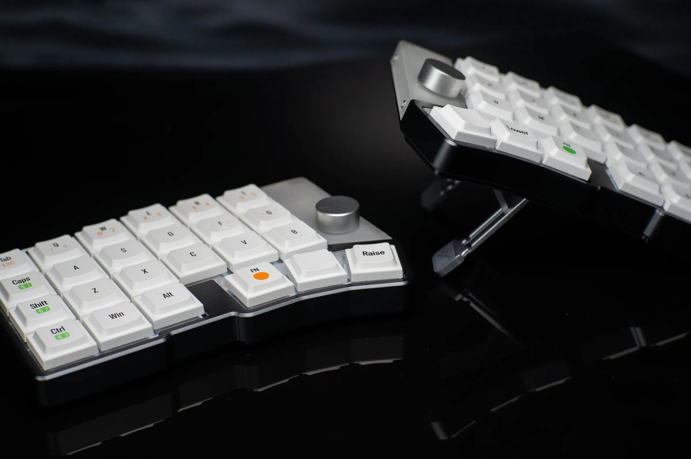 

Cornix Split Keyboard Kailh Choc V2 in Line Knob Tent Keyboard Kit Wireless Wired Bluetooth Dual Mode Aluminium Fr4 Vial Teclado