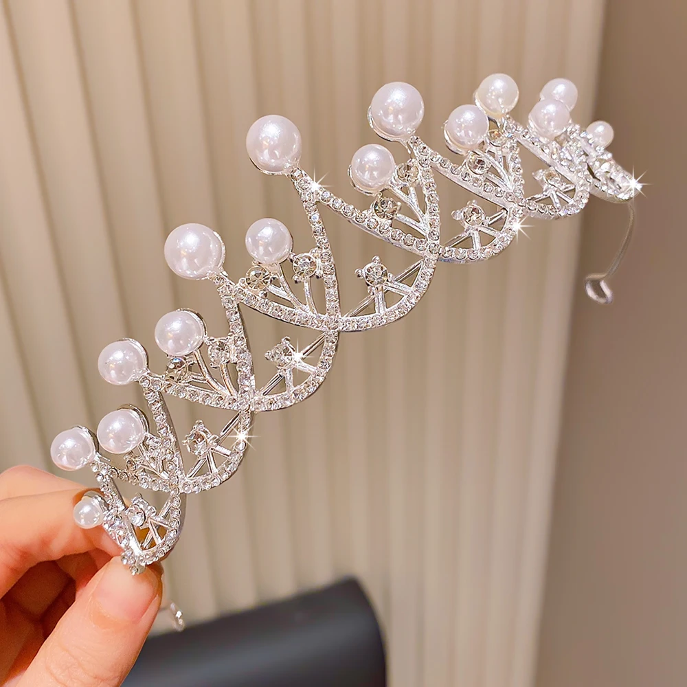 Elegant Pearl Crown Single Fashion Accessory Princess Style Shiny Birthday Gift for Girls Instant Special Party Transformation