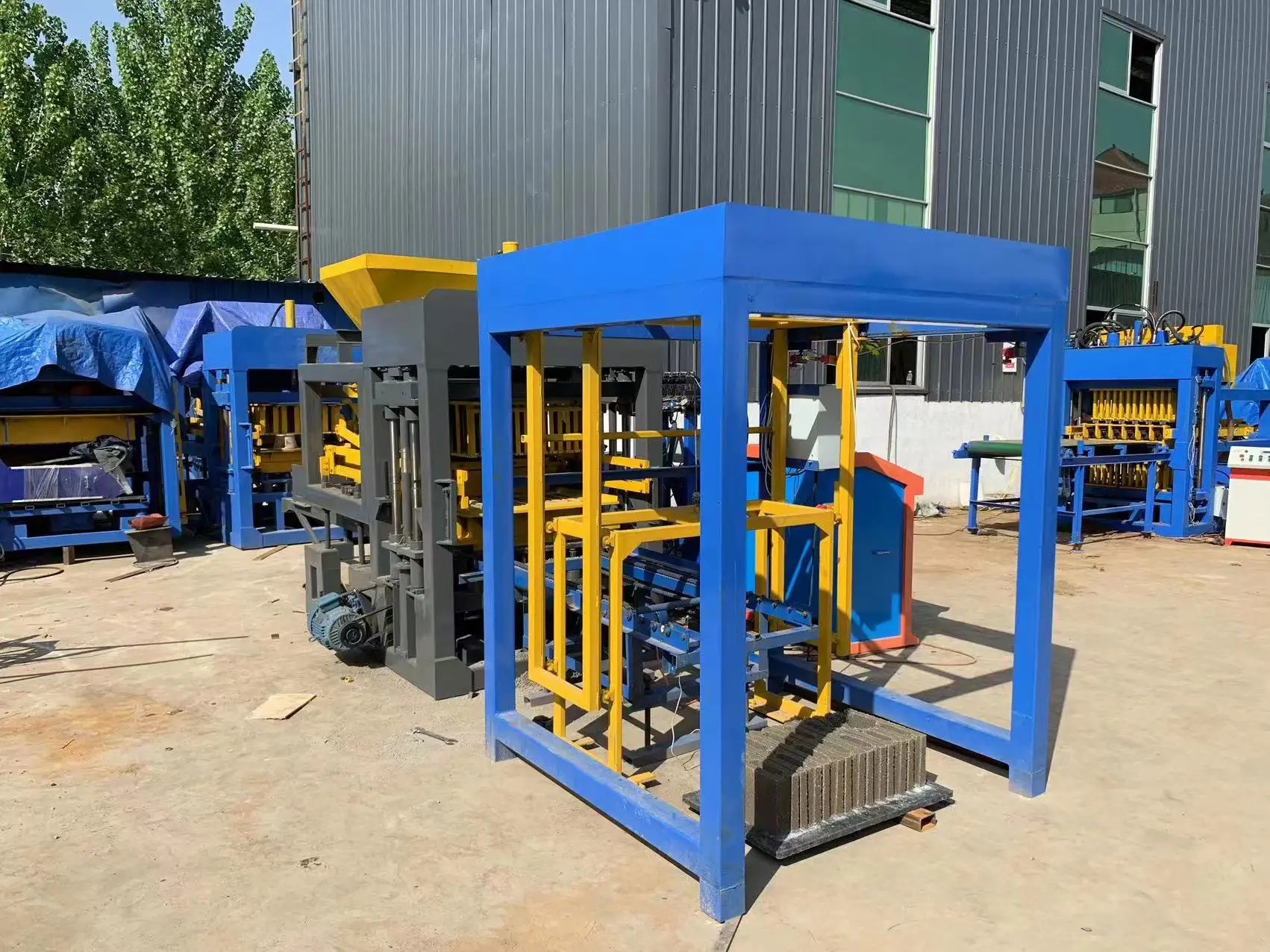 QT4-18 Semi-automatic Brick Making Machine Hollow Block Making Machine with Cement Concrete Block Machine by Making Bricks