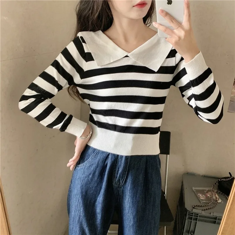  Korean Version of The New Women's Striped Loose Long-sleeved Short Bottoming Sweater Top Women Lazy Style Autumn/winter