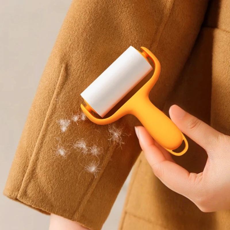 

Удобный для переноски дорожный мини-самоклеящийся ролик, с сильным клеем для удаления шерсти домашних животных, прост в использовании и легко отрывается.