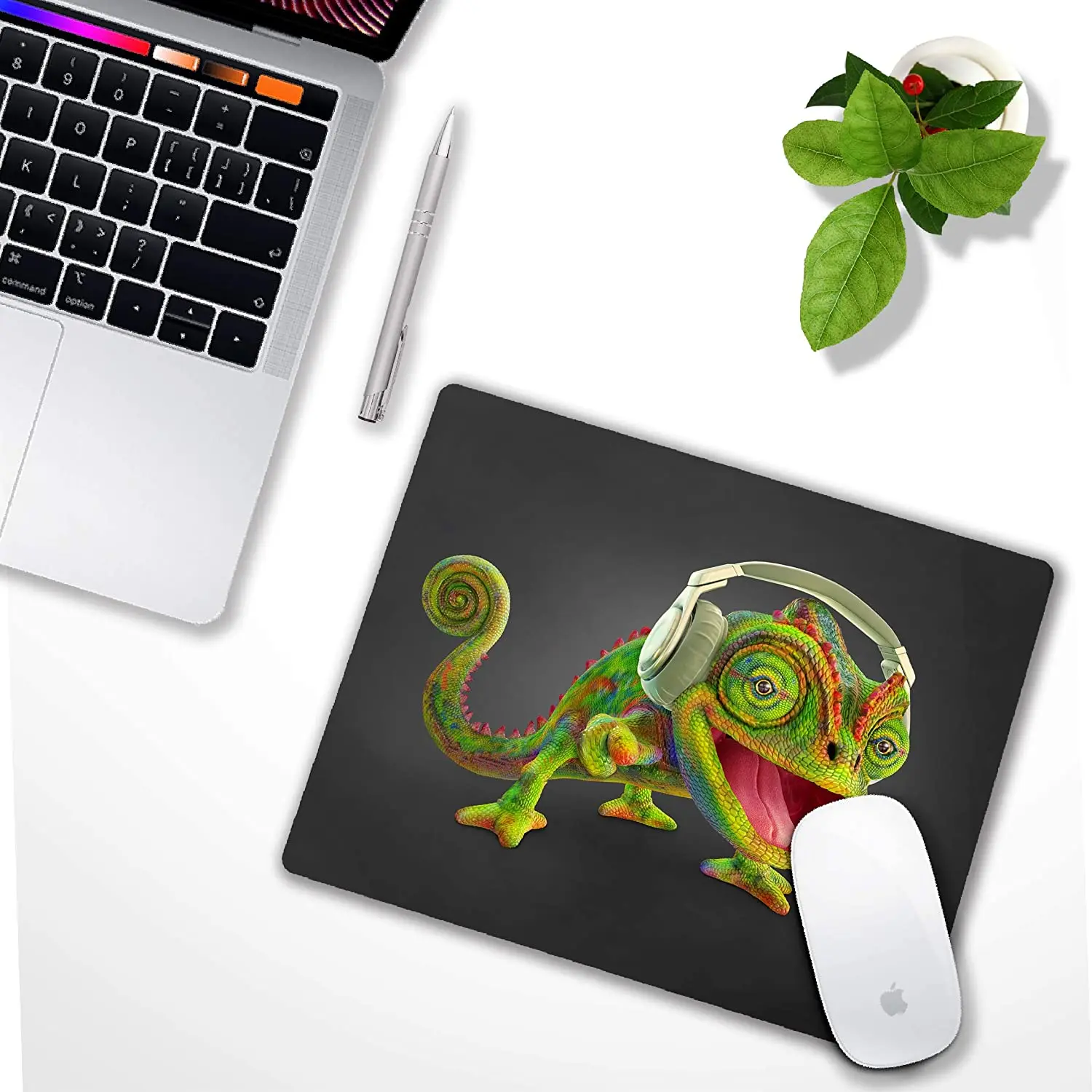 Mouse Pad with Personalized Chameleon Design Non-Slip Rubber Computer Mouse Pad for Kids Laptop Small Mouse Mat 9.5X7.9 Inch