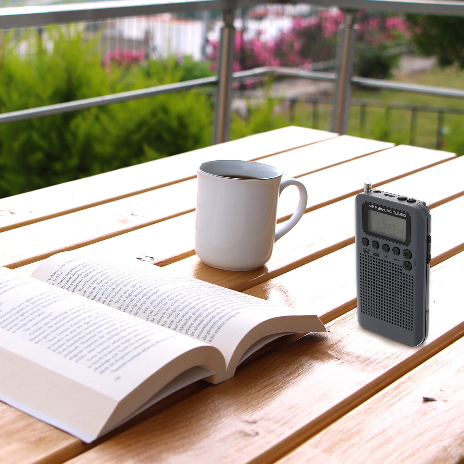 

Portable Am Fm Band Lcd Rechargeable External Speaker 3.5Mm Jack For Hiking Walking Travel Plastic Pocket