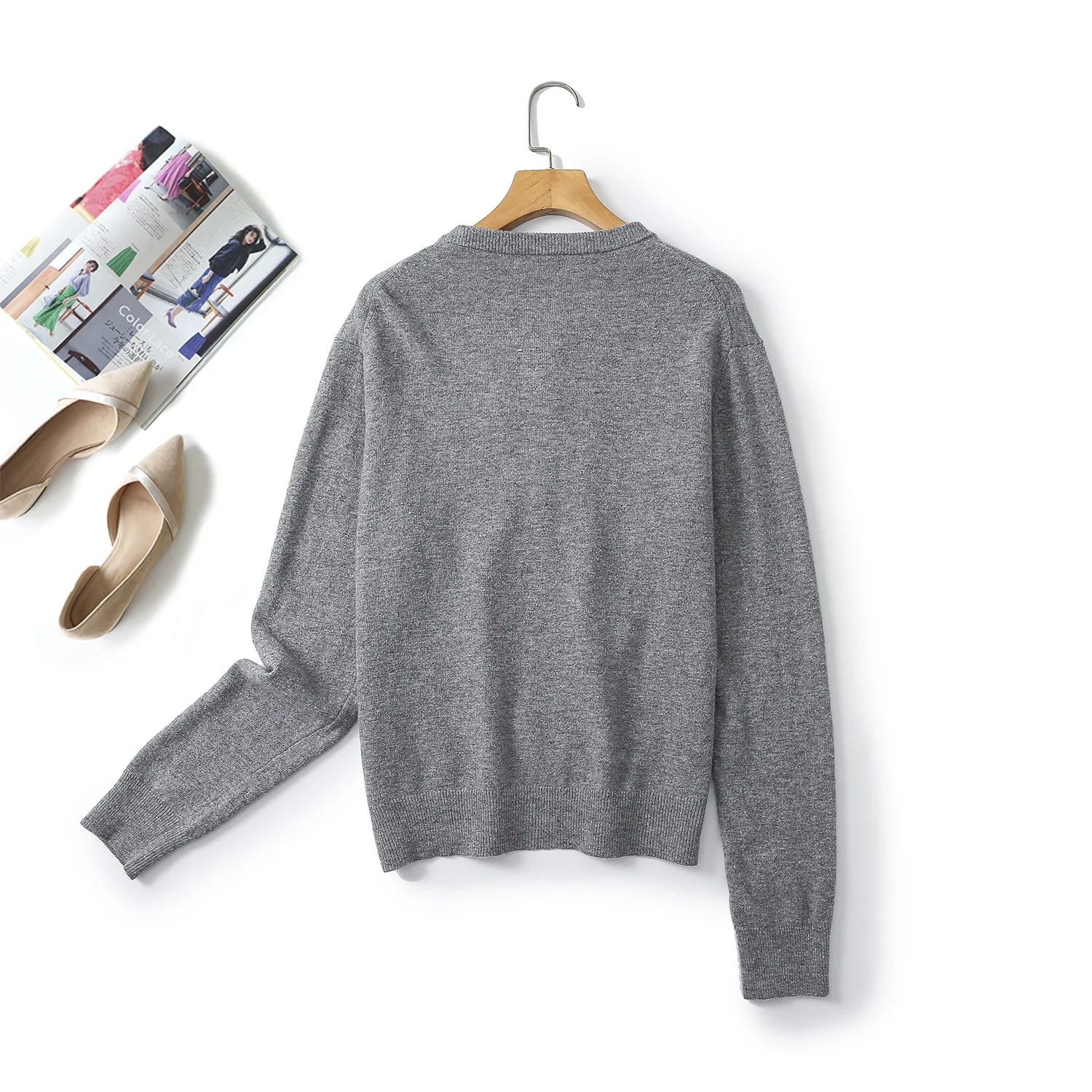 Traje etéreo 2025 massdutt invierno nuevo estilo de estilo minimalista y elegante chaqueta corta de punto con cuello redondo gris trueno