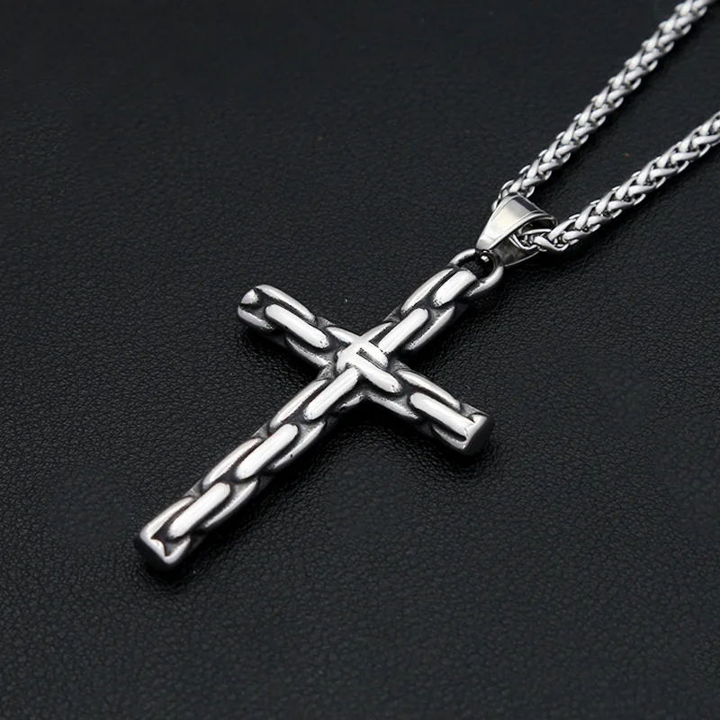 

Popular Men's Stainless Steel Vintage Punk Snakeskin Pattern Cross Pendant Titanium Steel Necklace Jewelry