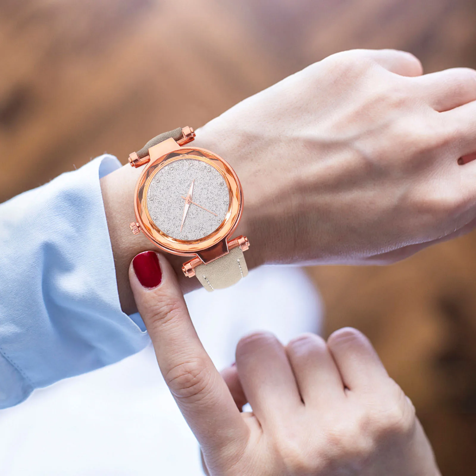 2 قطعة ساعة مضيئة رمادي من جلد الغزال للجنسين ساعة يد أنيقة تصميم ريترو دائم حركة ميكانيكية موضة زوجين هدية