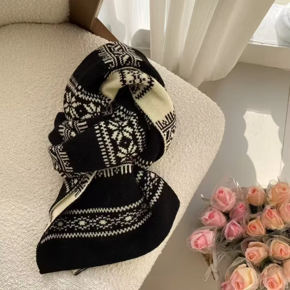 Retro Jacquard Pattern Fair Isle Knit Scarf Thick Knit Fabric Soft Cozy Texture Double Sided Scarf Warm Winter Material