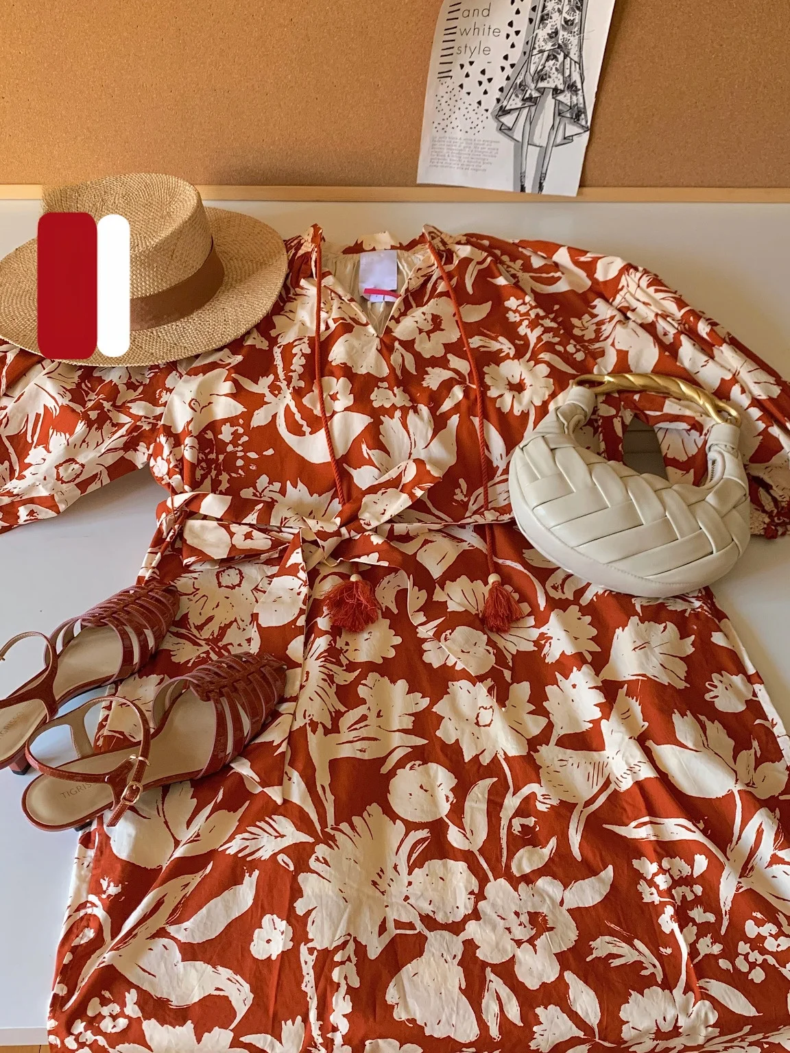 

HEIDD Fab2025 Летнее платье нового стиля с V-образным вырезом, цветочным принтом, рукавами-фонариками, завышенной талией, А-образной юбкой и коротким рукавом для женщин