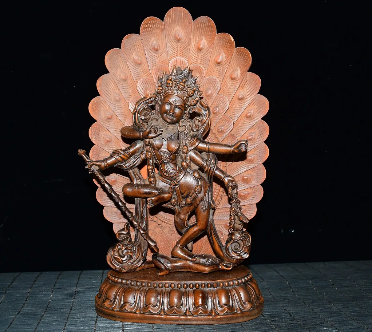 Old Boxwood Peacock Buddha Mother Peacock Great Ming King Standing Buddha Peacock opening screen backlight Worship Hall
