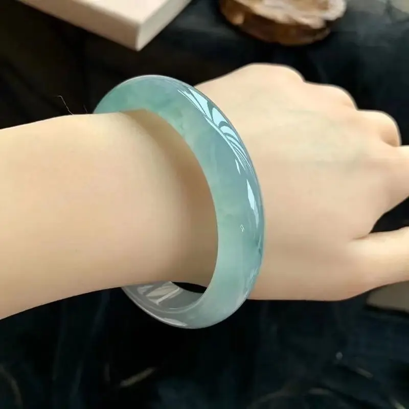 ANatural Burmese jade bracelet, ice-type blue jade bracelet, translucent and high-quality, genuine, a high-end gift