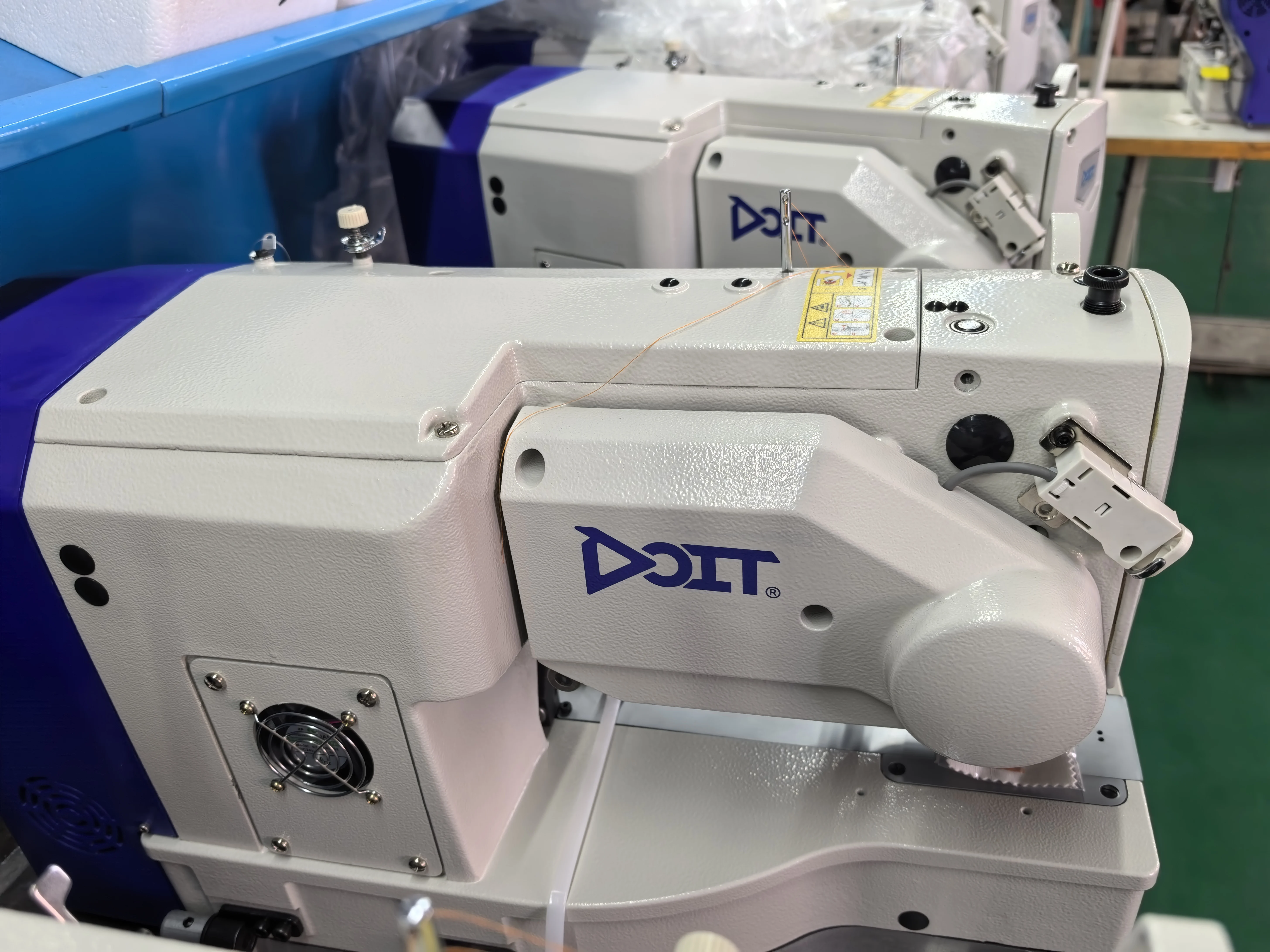 DT 1790 Direct Drive Computerized Straight Button Holing Sewing Machine Industrial For Garment Price