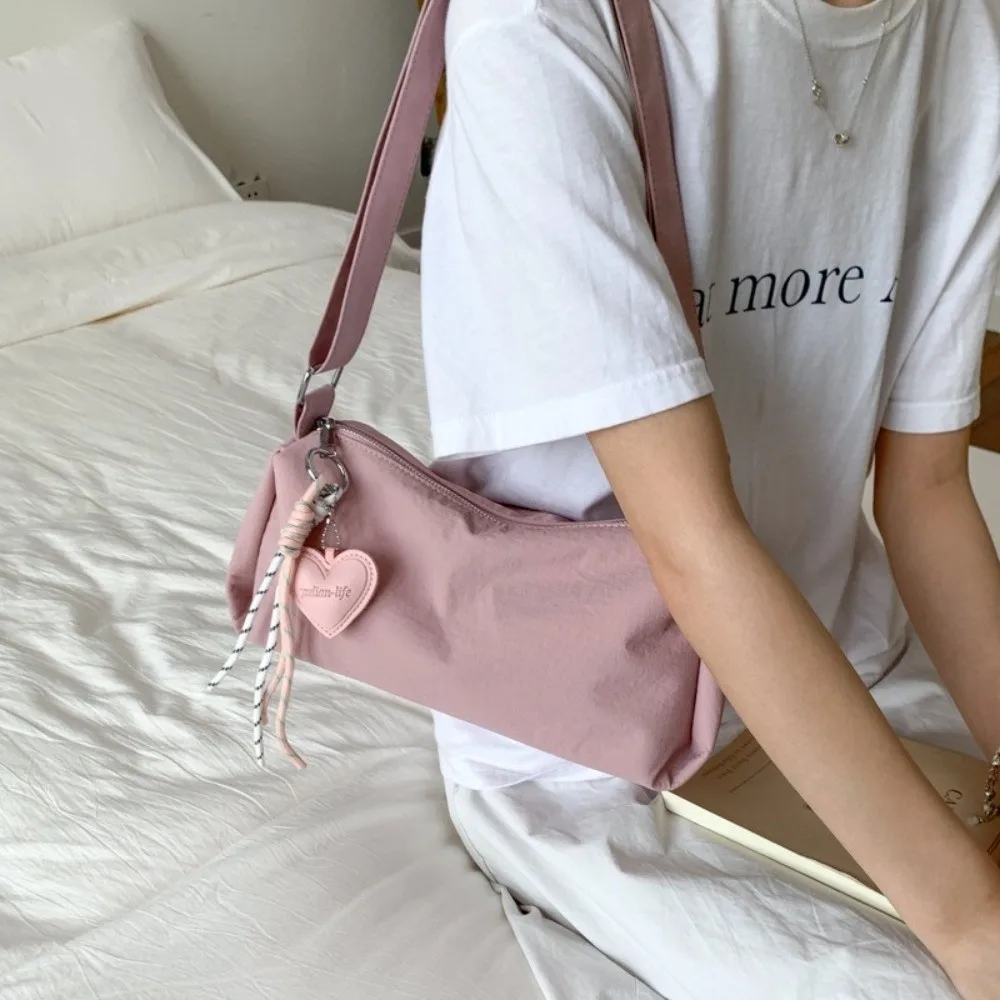 

Trendy Solid Color Nylon Shoulder Bags Versatile Leisure Boston Underarm Bag Casual Y2k Women's Handbag Girls