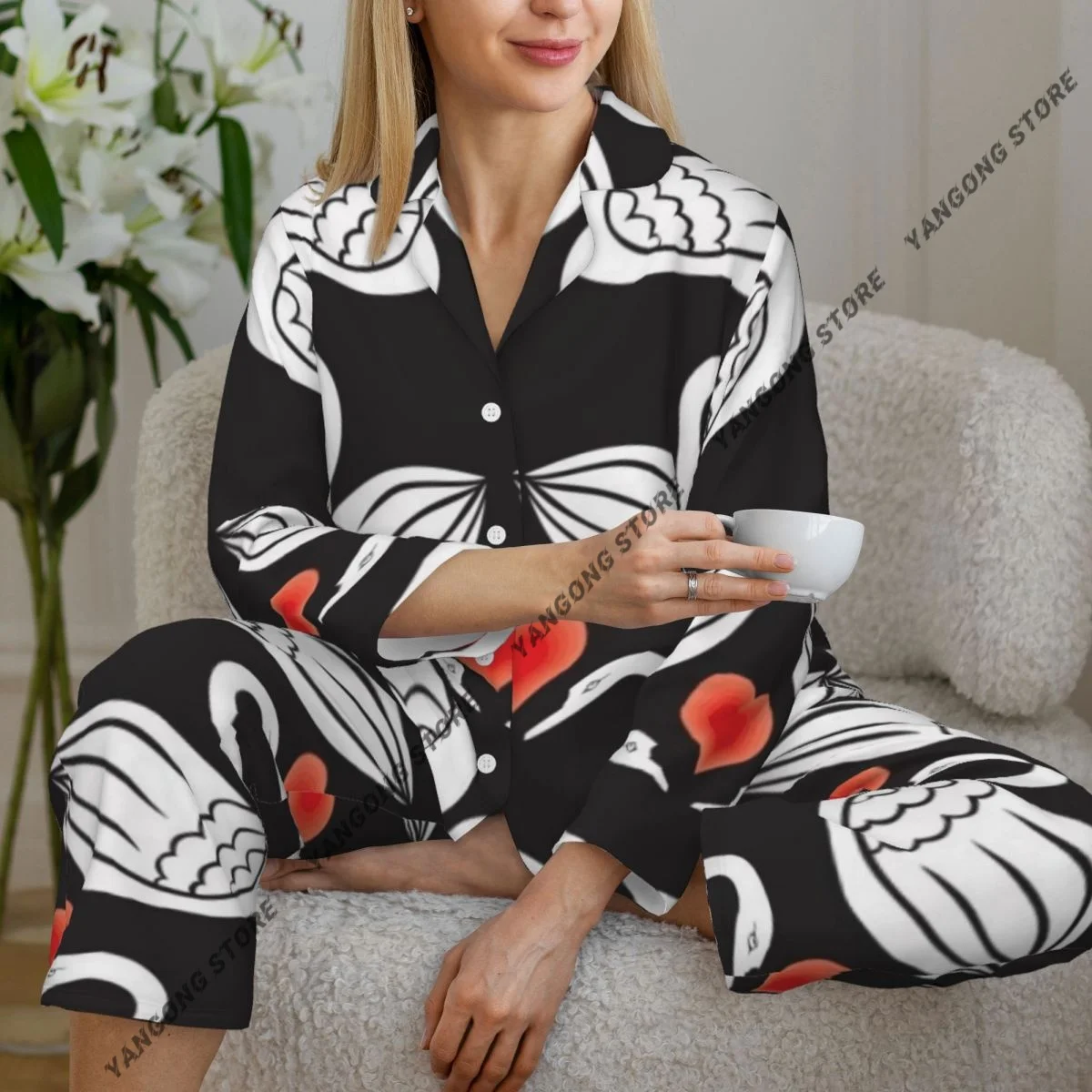 

Elegant Swan Hearts Pattern Womens Pajamas Loungewear Two-piece Sleepwear Button-Down Full Sleeve Long Pajamas Set