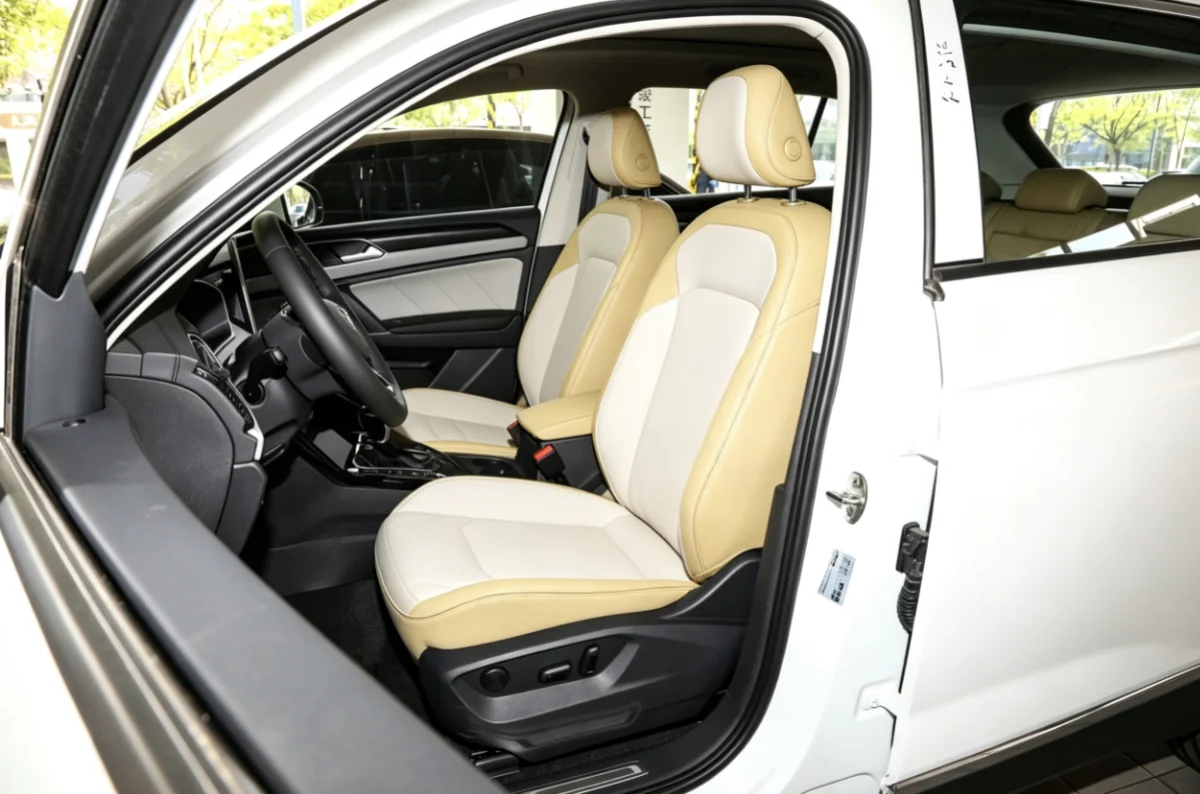Für Volkswagen Tayron 2020~2023 Maßgefertigte Autositzbezüge Luxuriöses Nappaleder 100% Passgenau Innenraumzubehör 360 ° Vollständige Abdeckung – Detail 2
