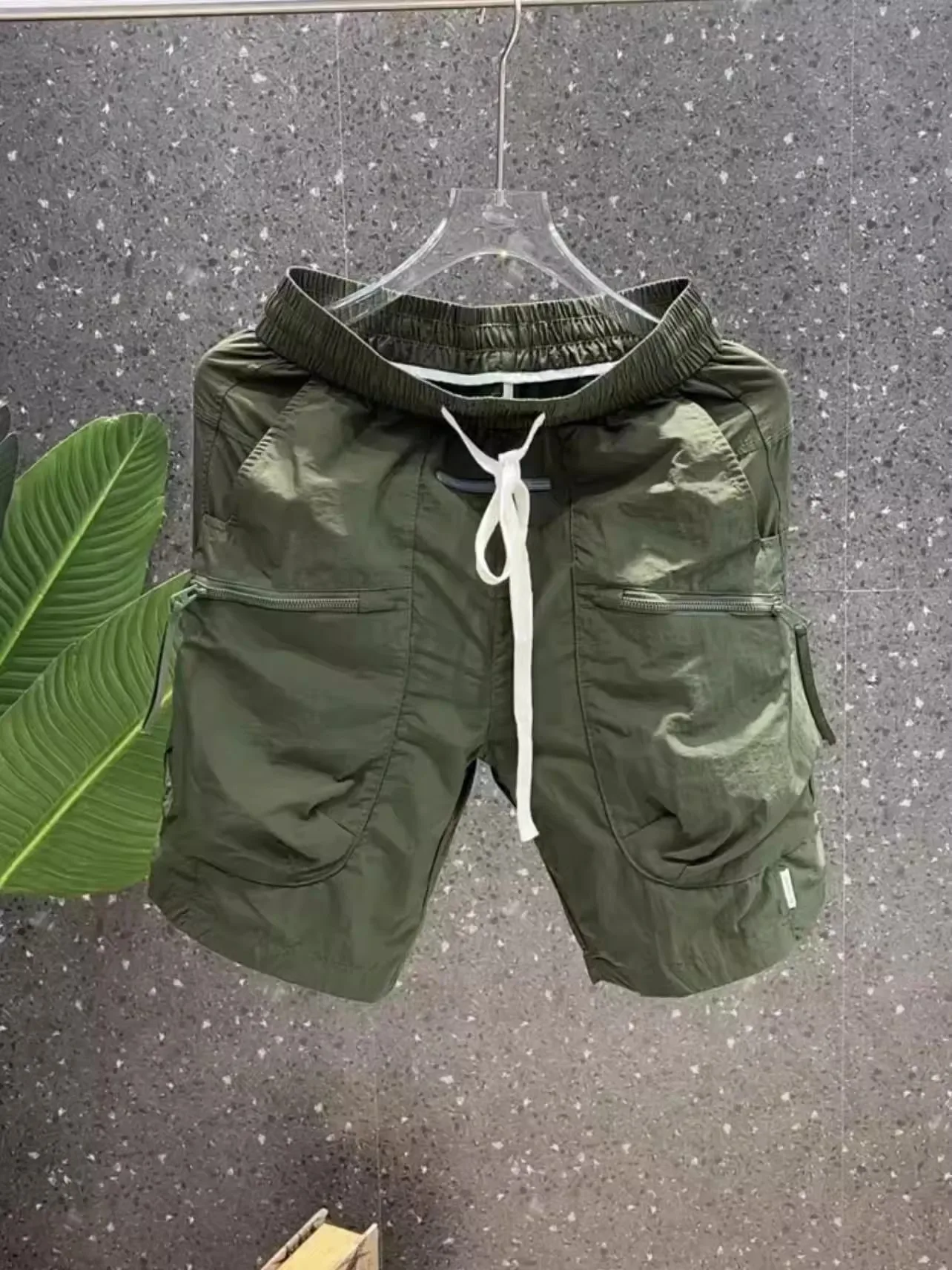 Variant: Armygreen