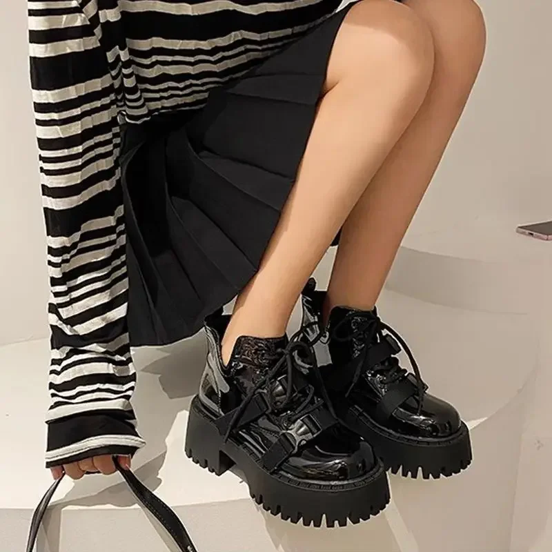 

Ботильоны на шнуровке из однотонной лакированной кожи, черные женские ботильоны в продаже, популярная обувь большого размера, теплая новая женская короткая обувь