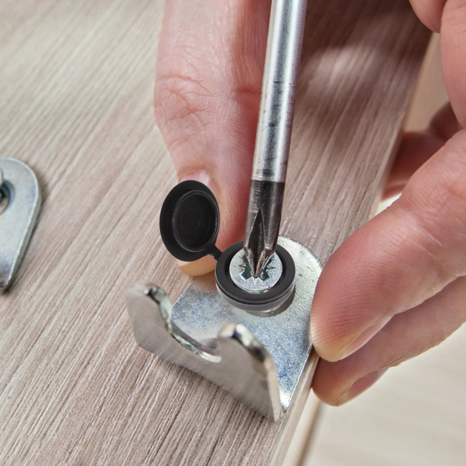 

100 шт. черных пластиковых заглушек для отверстий в мебели, защитные декоративные заглушки от пыли, устойчивые к УФ-излучению, воде и ржавчине