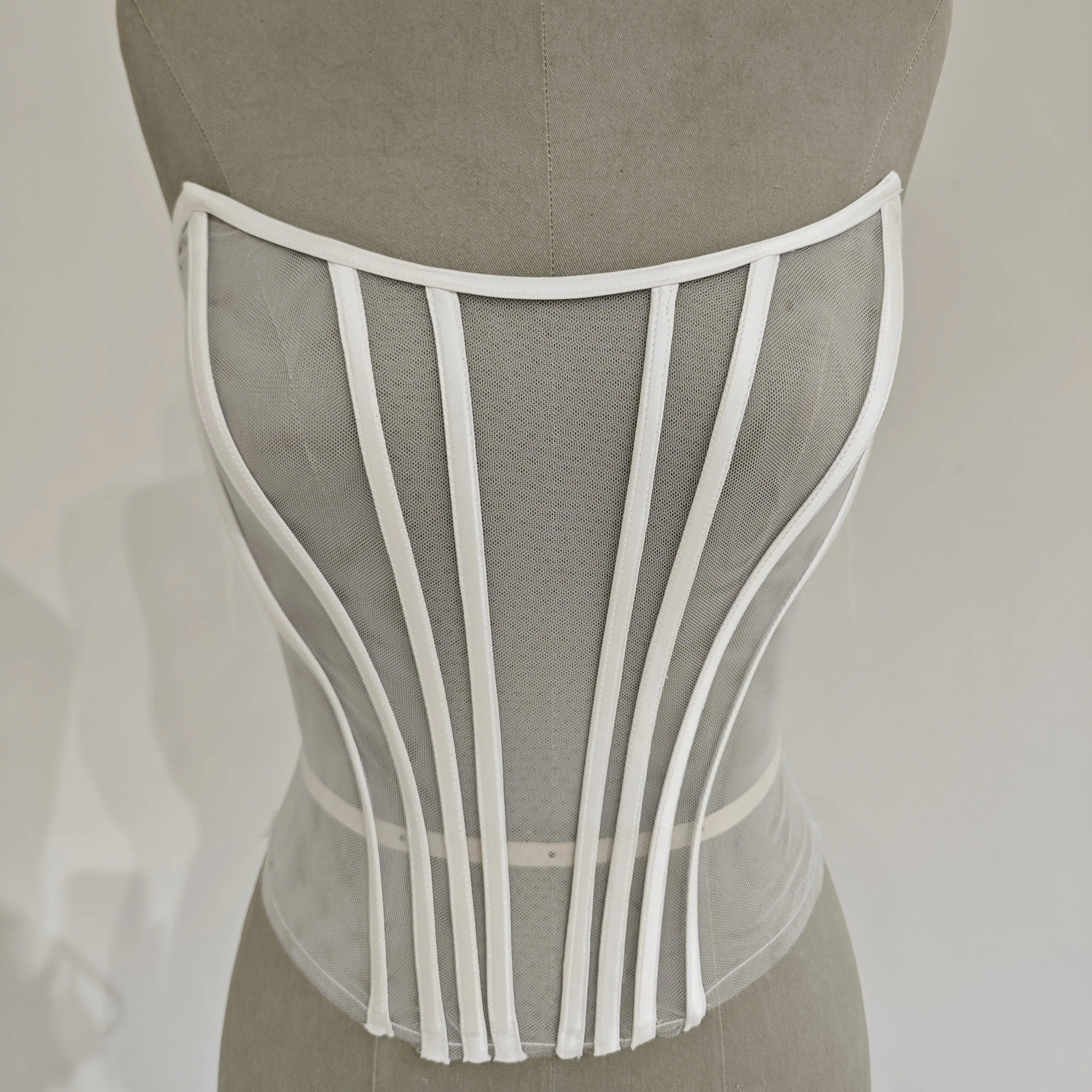 Custom Made Vrouwen Sexy Illusion Corset Tule Met Botten Trouwjurk Innerlijke Slijtage Grils Shapewear Body Terughoudendheid Lijfje Van Bruid