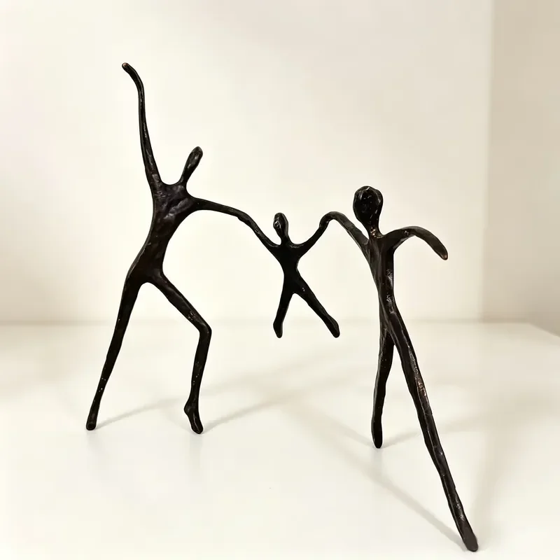Antique Bronze Abstract Family Figure Statue Modern Home Decor Sculpture Luxury Living Room Desktop Ornament Artistic Gift
