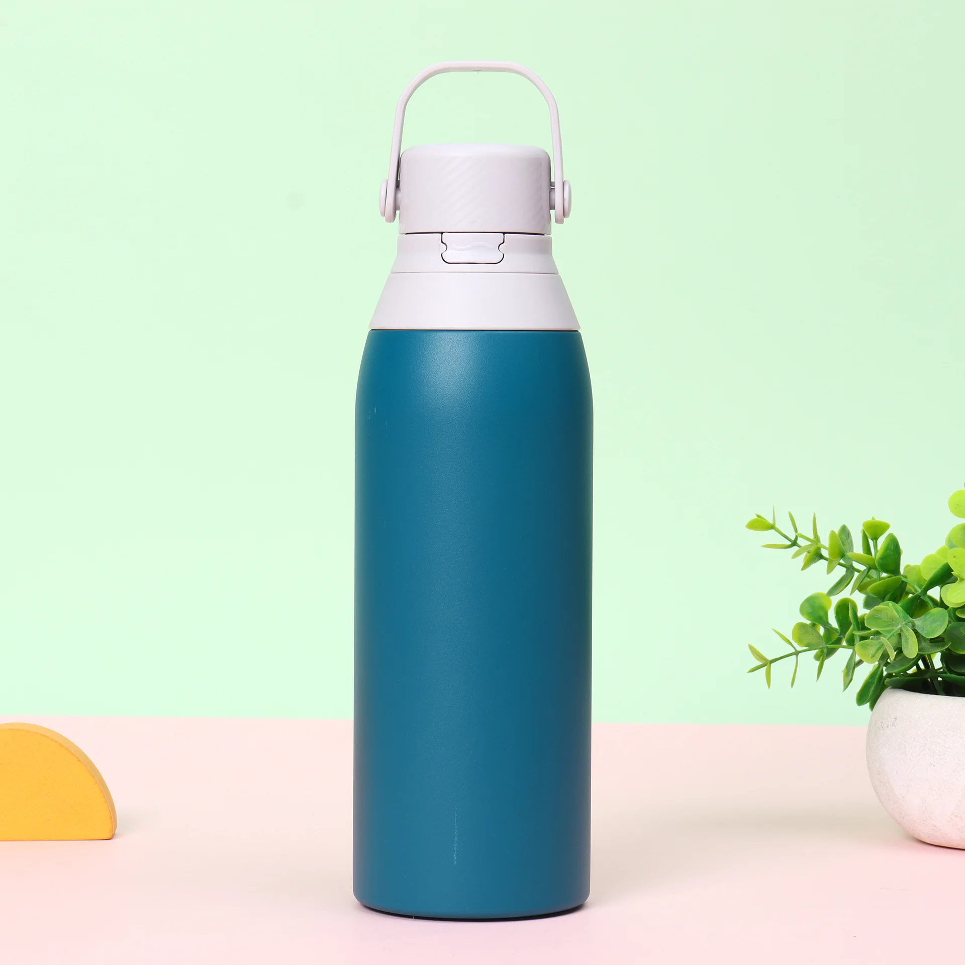 304 stainless steel insulated cup, large capacity activated carbon filter cartridge, portable and convenient sports water cup