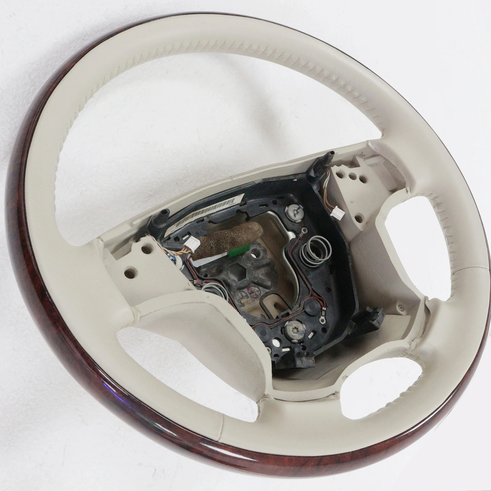 Automotive Accessories  Multifunctional Steering Wheel OE 34110219  FOR volvo v60 V40 XC60 S60 2015