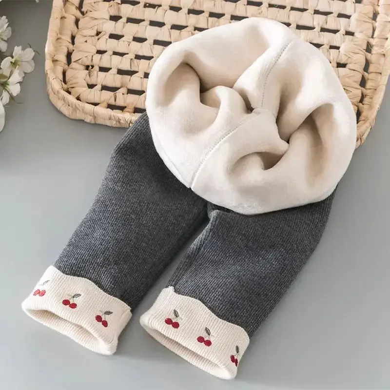 Neue Leggings für Mädchen im Herbst und Winter, koreanische Version, aus Samt, modisch, elastisch, mit Cartoon-Motiven, für Kleinkinder und Kinder. – Detail 22
