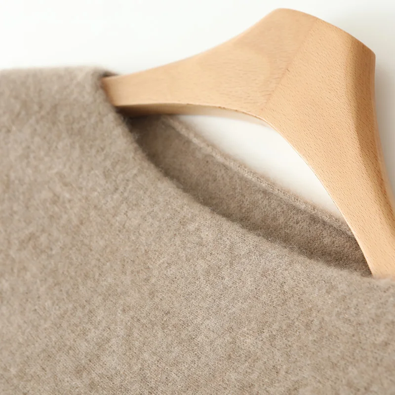 100% Wool Shawl Neck Triangular Fashion Shawl Women\'s 2024 New Item Soft Versatile Sweater Top