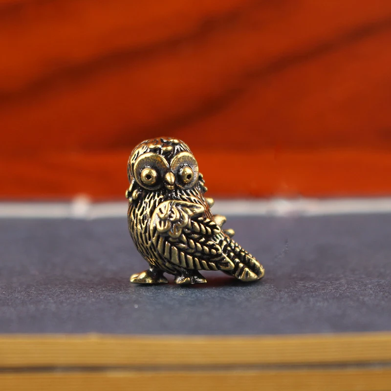 Mini-Eulenfigur aus Messing – niedliche Tierstatue im Taschenformat für Schreibtischdekoration, Büro, Regal und Geschenk für Eulenliebhaber ​