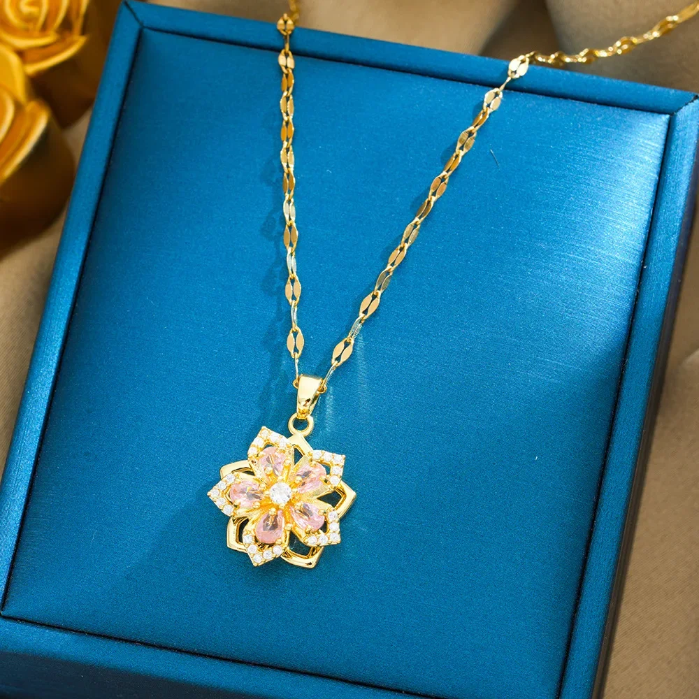 Новое популярное ожерелье из титановой стали со спиральным цветком 2025 года предлагает женское нишевое чувство дизайна.