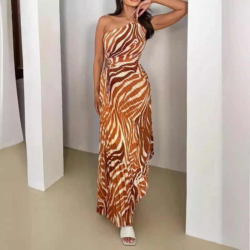 ผู้หญิงฤดูร้อนใหม่ชุดยาวไม่สม่ําเสมอเซ็กซี่Backless Lace Upพิมพ์ลายดอกไม้Pullover Slimบางชุด