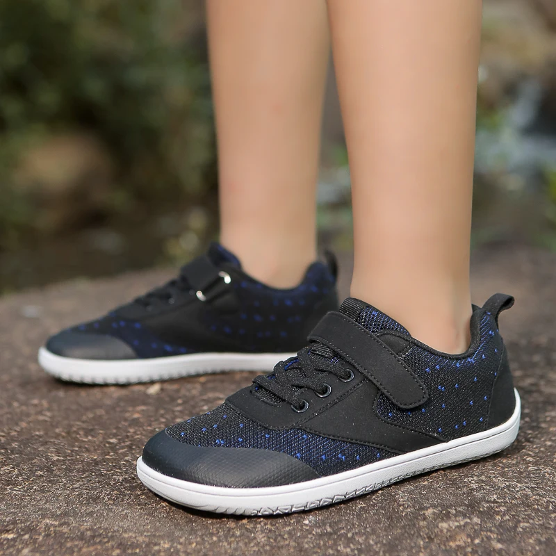 Scarpe a piedi nudi larghe per bambini piccoli/grandi Scarpe da ginnastica naturalmente minimaliste per ragazzi/ragazze Sneaker larga atletica leggera e traspirante