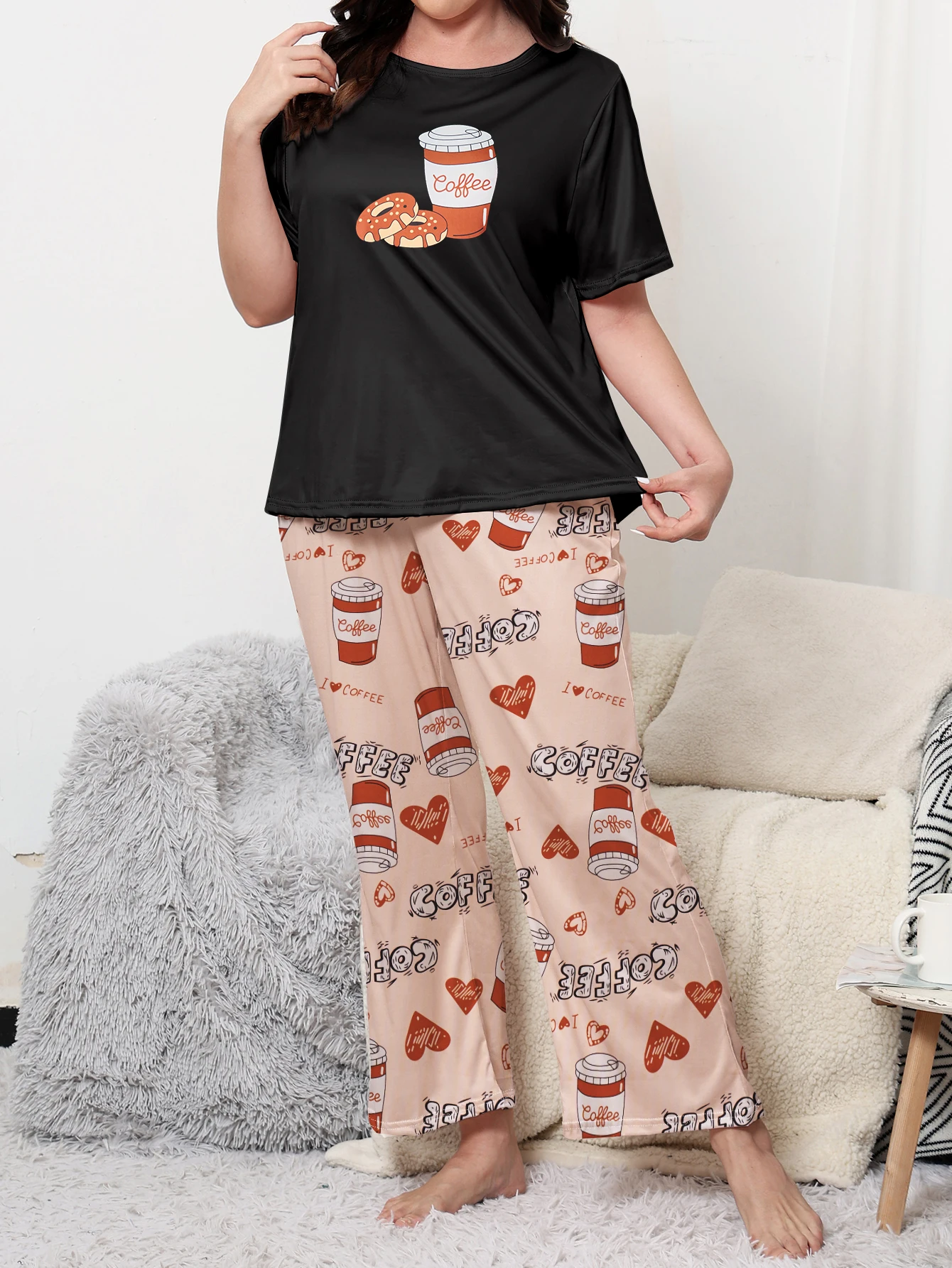 

Plus size pajama set suitable for both home and casual wear with short sleeves and long pants set, plus size 1-5XL