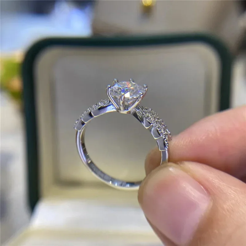 Серебряное женское кольцо с муассанитом 1 карат, 18 К