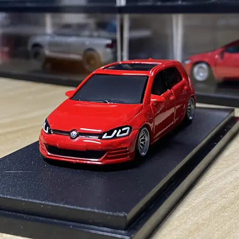 Gjutning 1:64 Skala Volkswagen Golf Gti Simulering Legering Statisk Bilmodell Heminredning Metall Smycken 8 best sales VW Polo GTI-leksak - №7