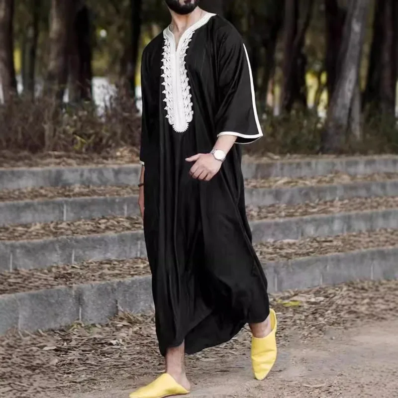 Men's Ethnic Pattern Embroidery Zipper Hooded Robe Traditional Long Sleeve Pocket Jubba Thobe for Daily Wear Man Islamic Thobe