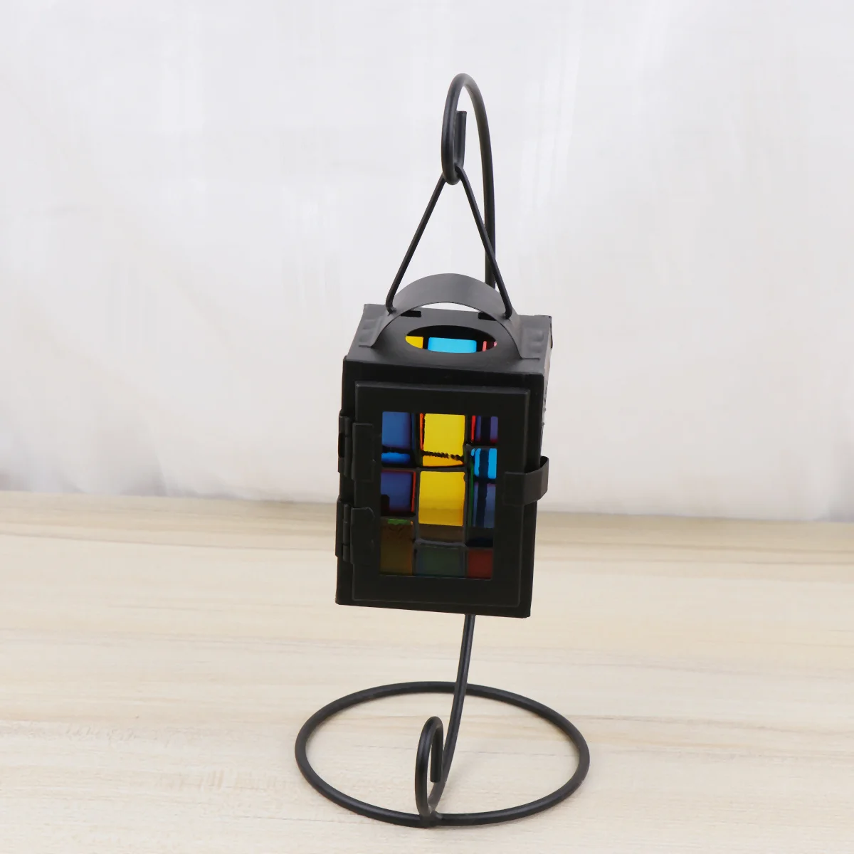 

Creative Iron Art Candlestick in Vintage Style Thickened Metal Construction Wedding Prop for Home Party Banquet Holiday