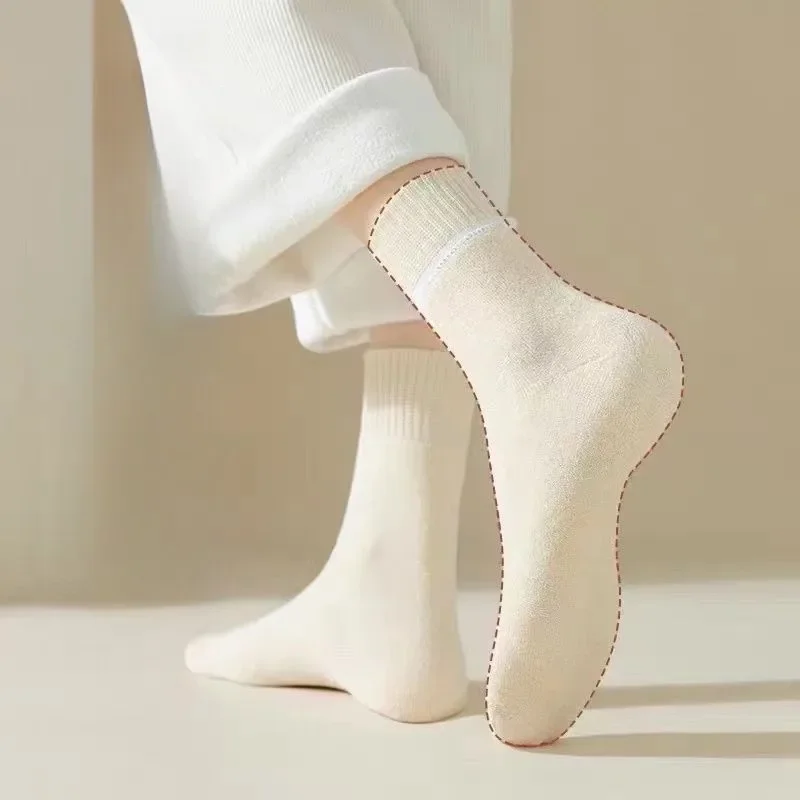 5 أزواج من الجوارب الرياضية النسائية العصرية، جوارب كاحل مريحة وممتصة للعرق من القطن المخطط